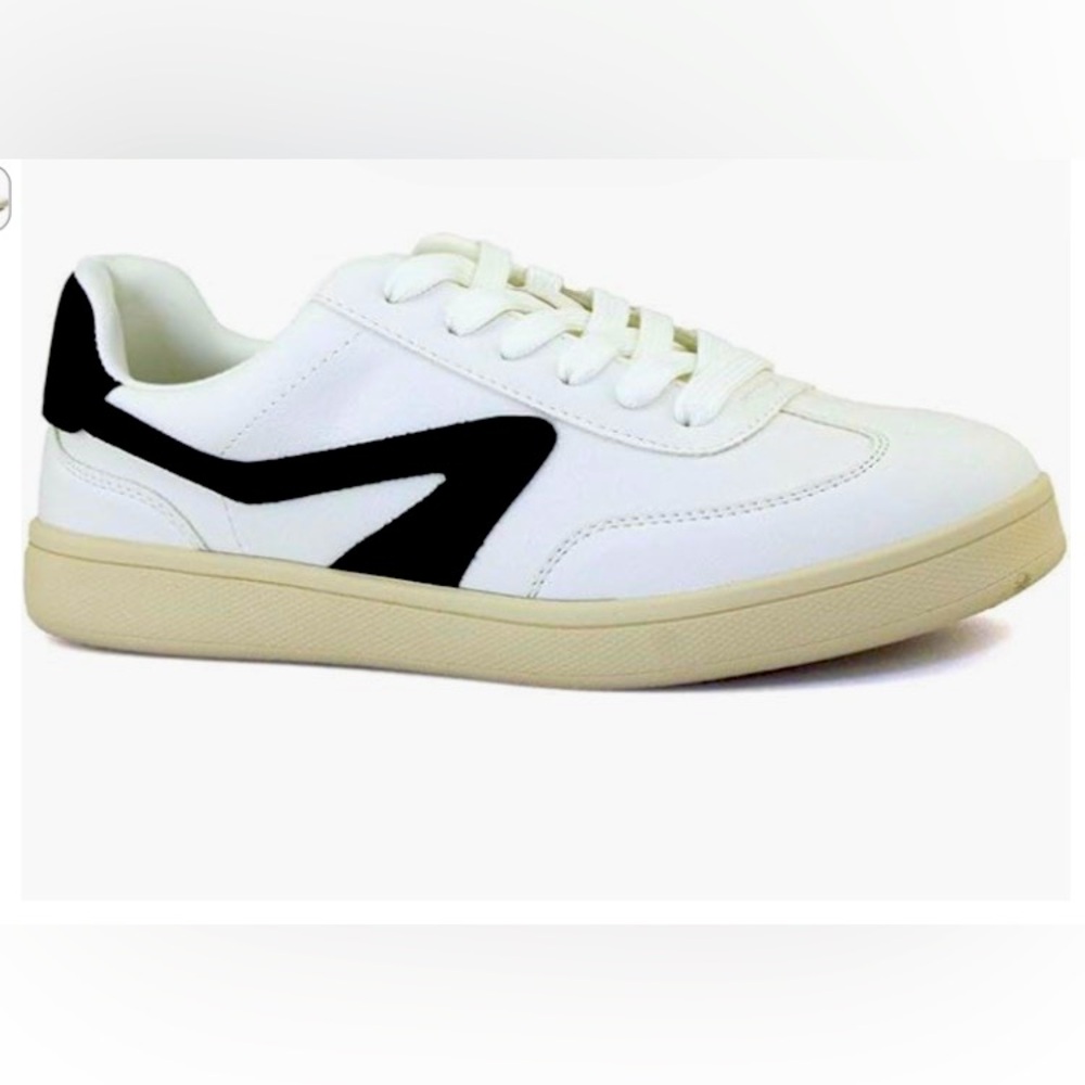 Dolce Vita  stylish casual athletic shoe
